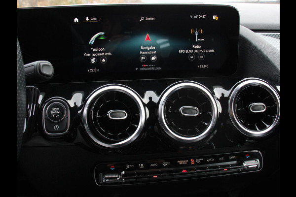 Mercedes-Benz GLA 200 AMG Line Automaat Nieuw model ! | Navigatie | Climate Control | Camera | Electrisch bedienbare achterklep | Dab | Led