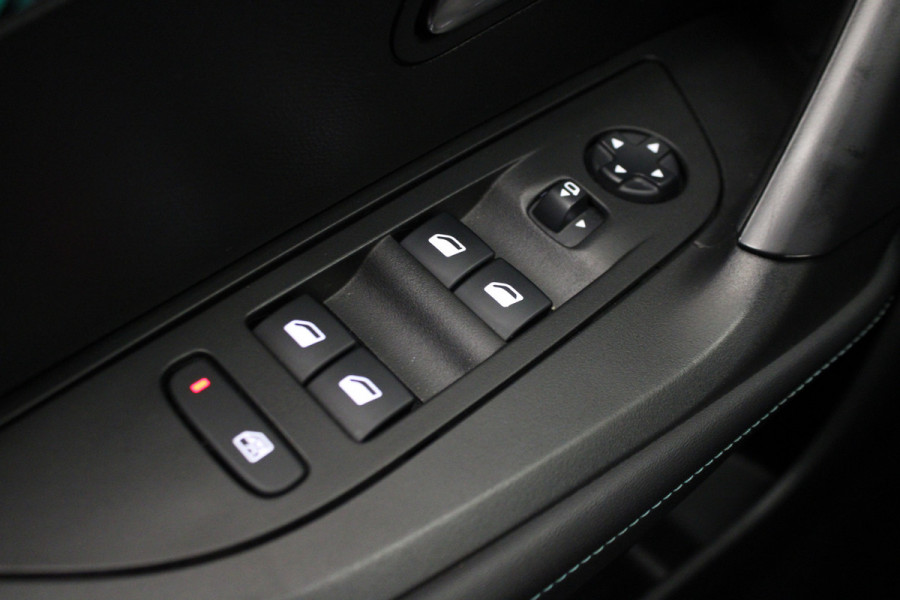 Peugeot 2008 1.2 PureTech Blue Lease Allure |Camera|Trekhaak|Navi|