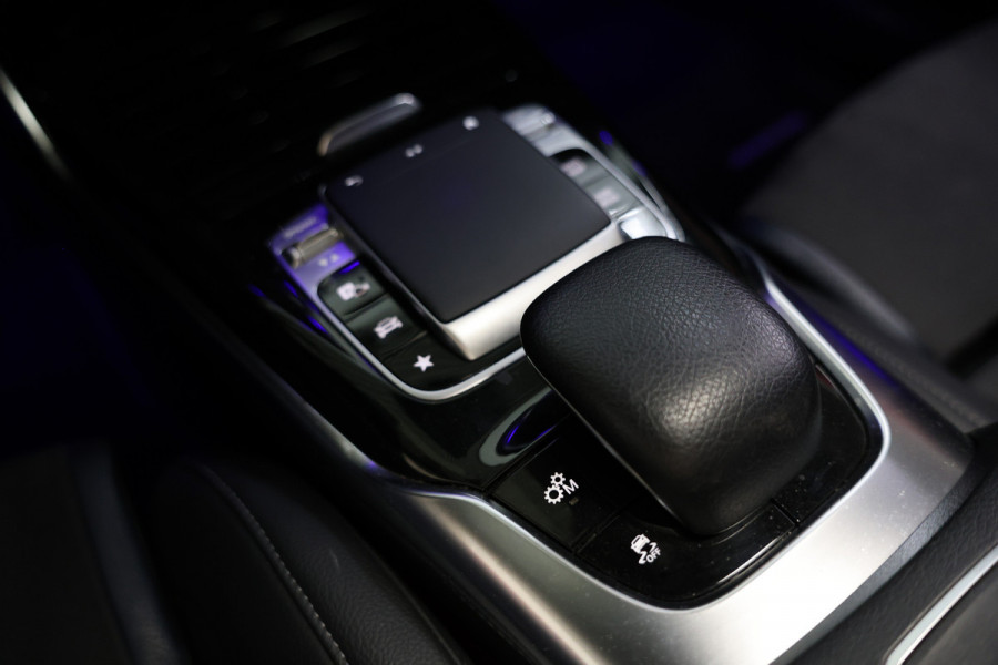 Mercedes-Benz A-Klasse AMG 35 4MATIC Premium EX BPM op DUITS KENT ! BURMESTER PANO KUIPST ''19