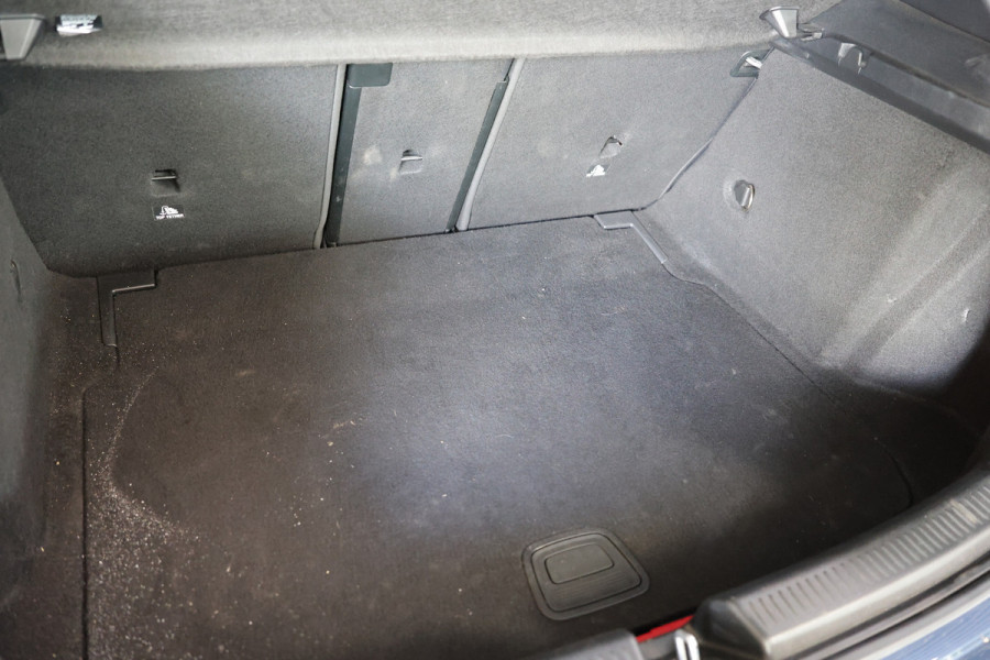 Mercedes-Benz A-Klasse AMG 35 4MATIC Premium EX BPM op DUITS KENT ! BURMESTER PANO KUIPST ''19