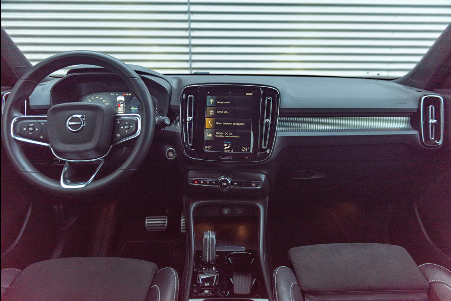 Volvo XC40 T5 Aut. Plug-in Hybrid R-Design CC Parkassist 262pk