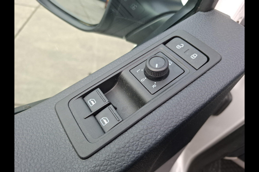 Volkswagen Transporter 2.0 TDI L1H1 Trendline AIRCO / CRUISE CONTROLE / TREKHAAK / EURO 6