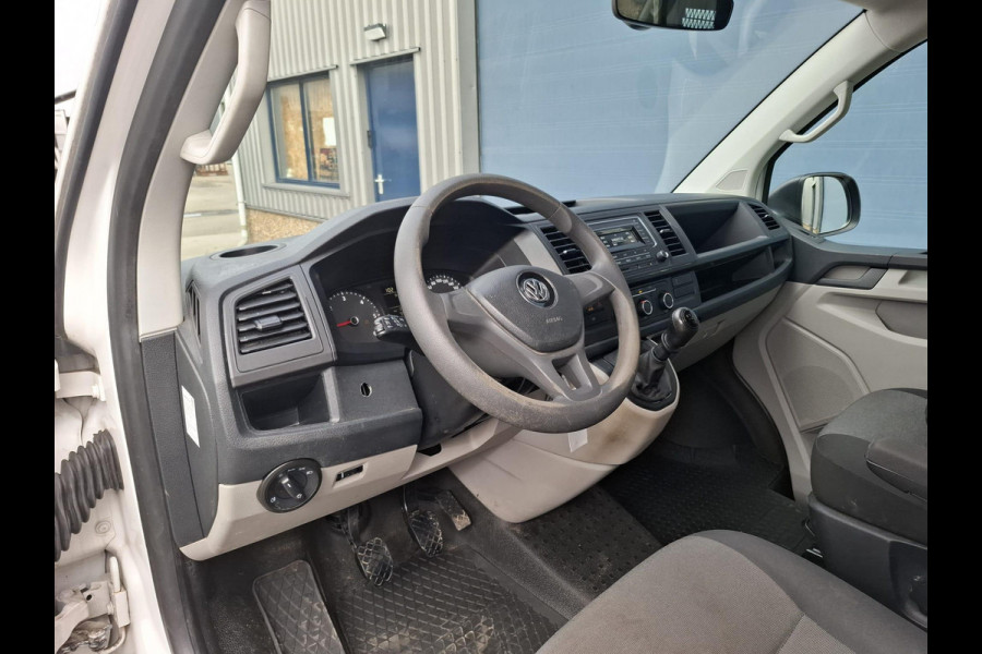 Volkswagen Transporter 2.0 TDI L1H1 Trendline AIRCO / CRUISE CONTROLE / TREKHAAK / EURO 6