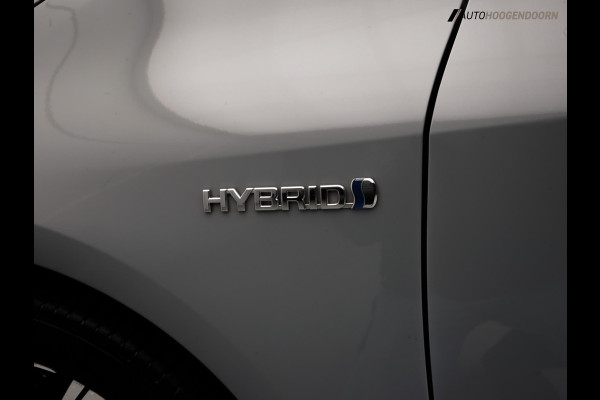 Toyota Corolla Touring Sports 2.0 Hybrid Business Plus Sport (KEYLESS,STOELVERWARMING,CAMERA,ADAPTIVE CRUISE,LED,PREMIUM KLEUR)