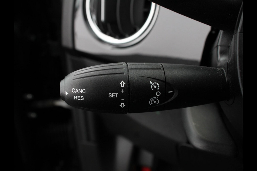 Fiat 500 1.0 Hybrid Vita Comfort | Climate Control | Dab | Digitale Cockpit | Parkeer sensoren | Radio