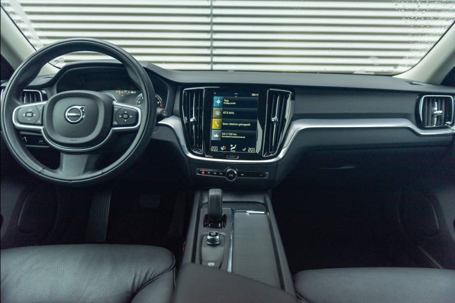Volvo V60 B3 Aut. Momentum Leder Stoelverwarming Parkassist 163pk