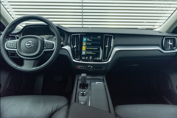 Volvo V60 B3 Aut. Momentum Leder Stoelverwarming Parkassist 163pk