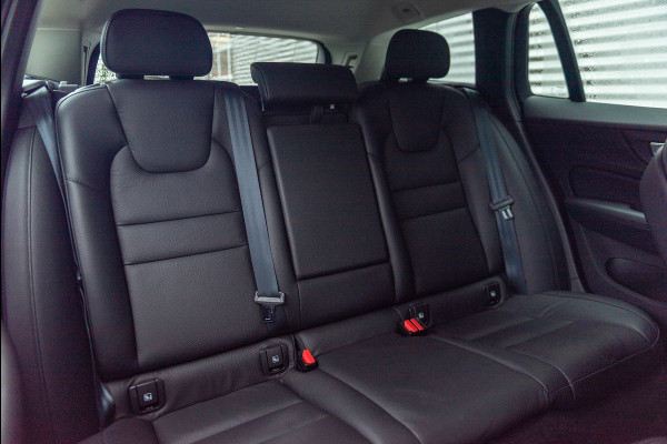 Volvo V60 B3 Aut. Momentum Leder Stoelverwarming Parkassist 163pk