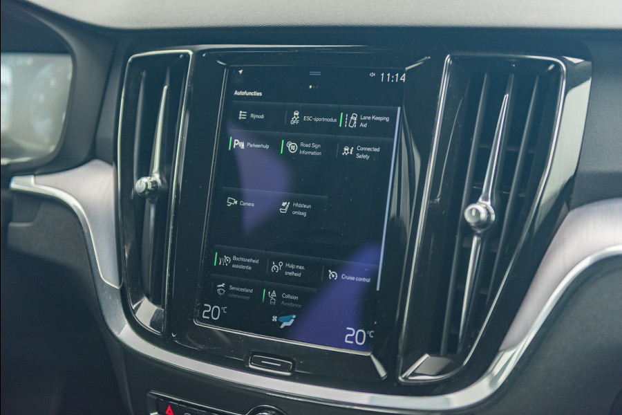 Volvo V60 B3 Aut. Momentum ACC Trekhaak Parkeercamera 164pk