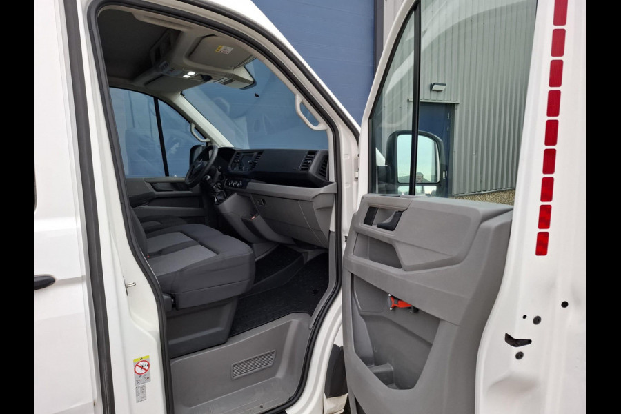 Volkswagen Crafter 35 2.0 TDI L3H3 AIRCO / CRUISE CONTROLE / CARPLAY / CAMERA / TREKHAAK