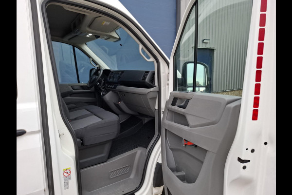 Volkswagen Crafter 35 2.0 TDI L3H3 AIRCO / CRUISE CONTROLE / CARPLAY / CAMERA / TREKHAAK