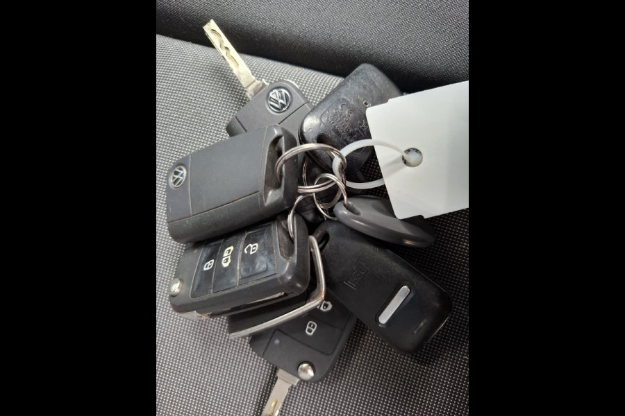 Volkswagen Crafter 35 2.0 TDI L3H3 AIRCO / CRUISE CONTROLE / CARPLAY / CAMERA / TREKHAAK