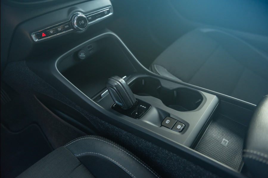Volvo XC40 T5 Aut. Plug-in Hybrid Inscription Parkassist 262pk
