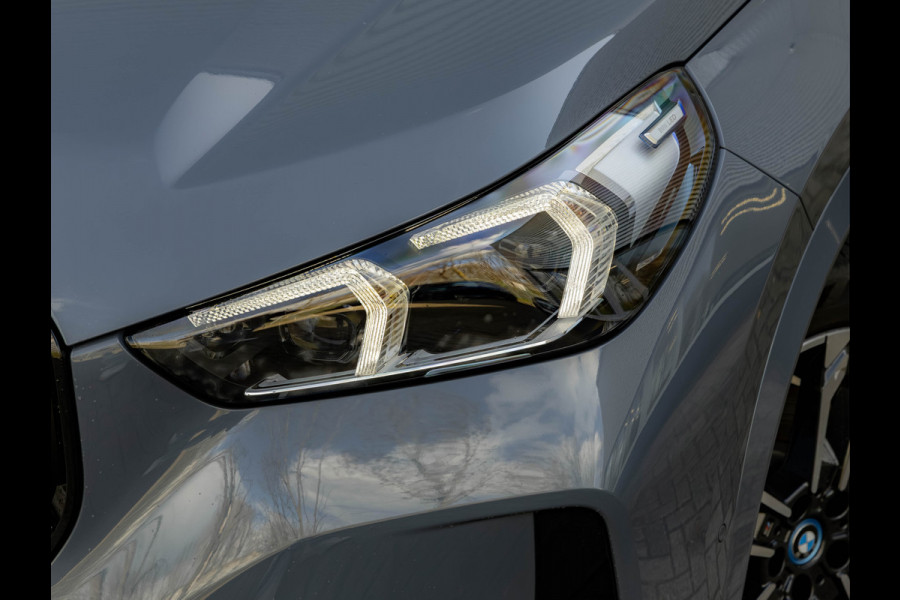 BMW X1 xDrive25e M-Sport - Pano - Trekhaak - Driving Ass Prof - Head-up
