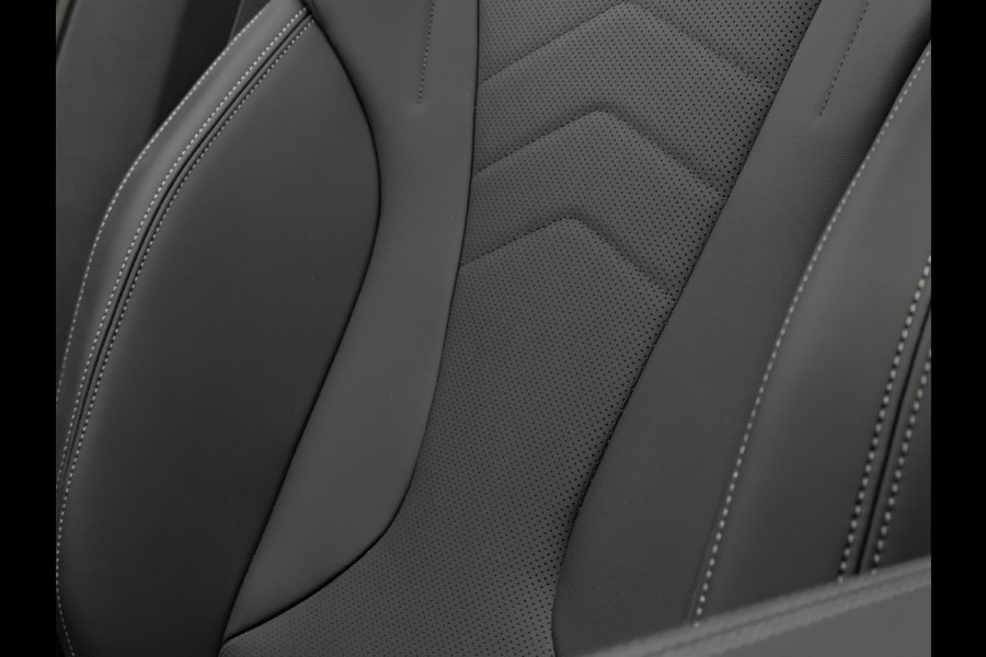 BMW X1 xDrive25e M-Sport - Pano - Trekhaak - Driving Ass Prof - Head-up