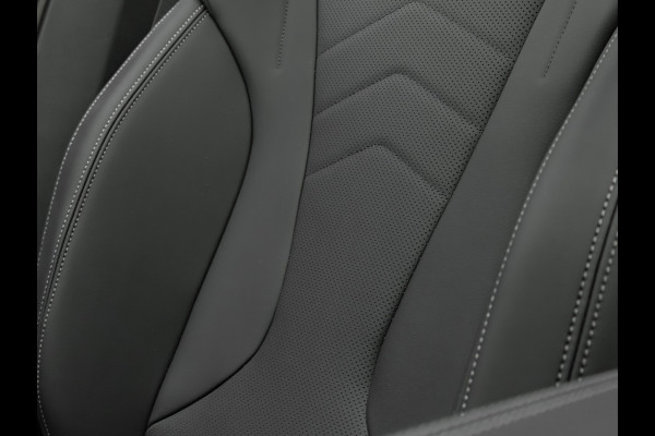 BMW X1 xDrive25e M-Sport - Pano - Trekhaak - Driving Ass Prof - Head-up