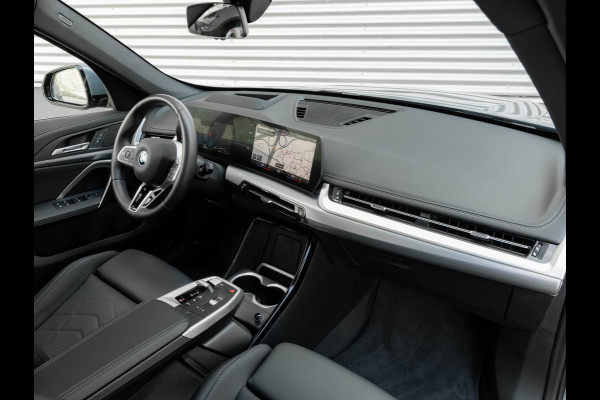 BMW X1 xDrive25e M-Sport - Pano - Trekhaak - Driving Ass Prof - Head-up