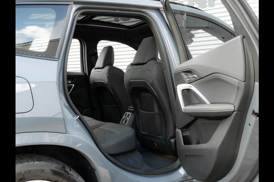 BMW X1 xDrive25e M-Sport - Pano - Trekhaak - Driving Ass Prof - Head-up