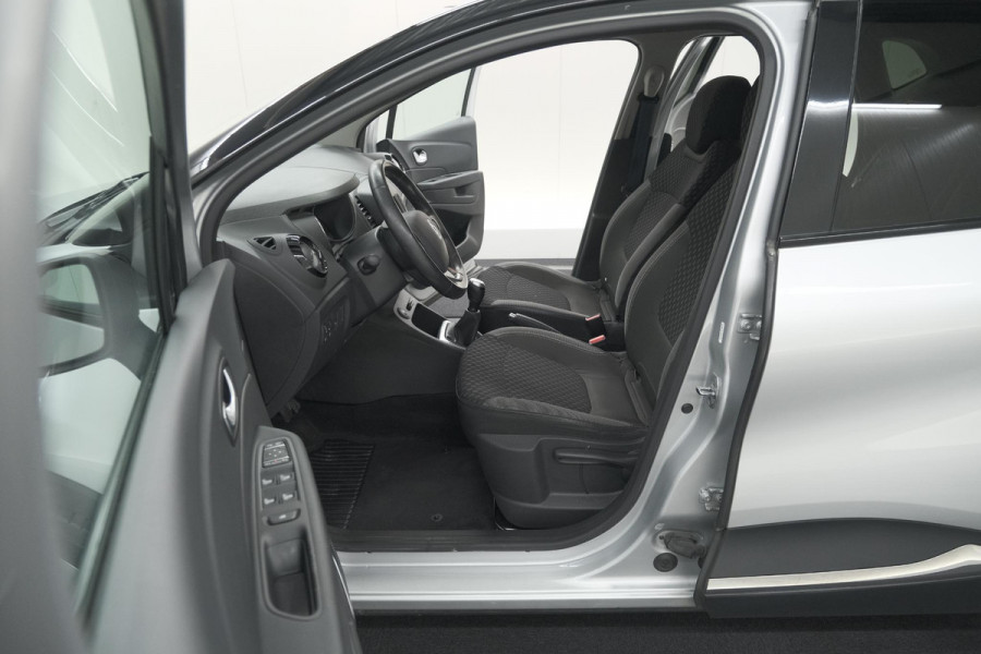 Renault Captur TCe 90 Intens | Camera | Dodehoekdetectie | Navigatie | Parkeersensoren