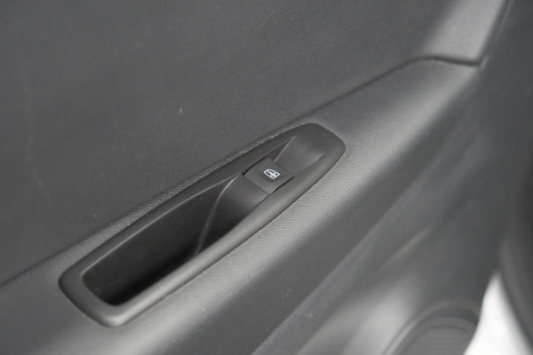 Renault Captur TCe 90 Intens | Camera | Dodehoekdetectie | Navigatie | Parkeersensoren