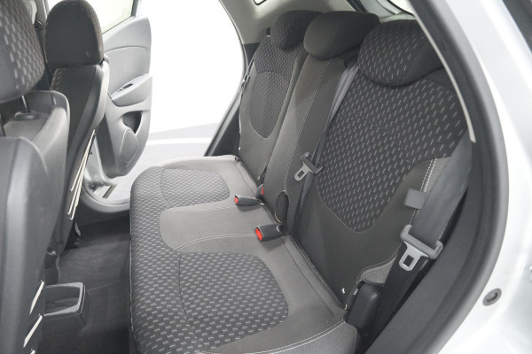 Renault Captur TCe 90 Intens | Camera | Dodehoekdetectie | Navigatie | Parkeersensoren