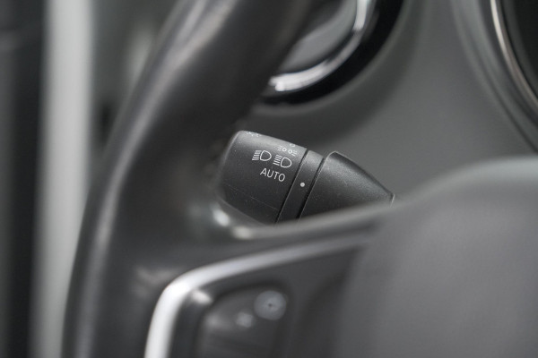 Renault Captur TCe 90 Intens | Camera | Dodehoekdetectie | Navigatie | Parkeersensoren
