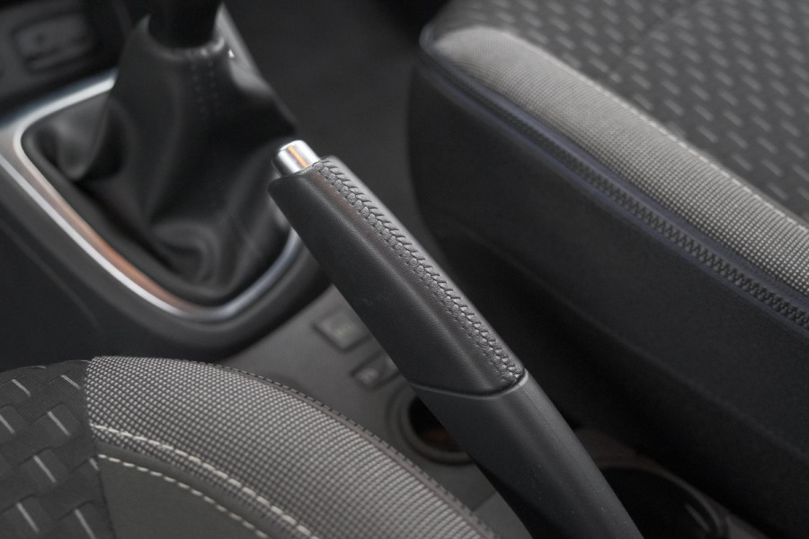 Renault Captur TCe 90 Intens | Camera | Dodehoekdetectie | Navigatie | Parkeersensoren