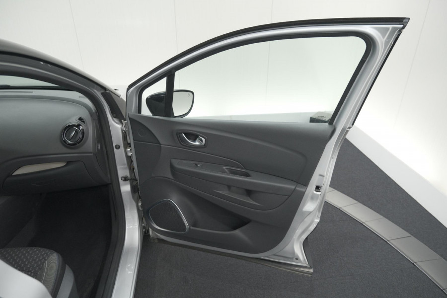 Renault Captur TCe 90 Intens | Camera | Dodehoekdetectie | Navigatie | Parkeersensoren