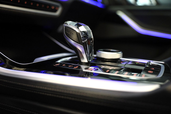 BMW X5 M50d M Line / 7 Persoons / Massage / HK / Head Up / Acc / Lane Assist / Leder / Luchtvering / Open Pano / Trekhaak / 22 Inc