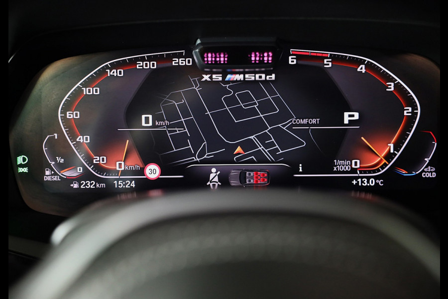BMW X5 M50d M Line / 7 Persoons / Massage / HK / Head Up / Acc / Lane Assist / Leder / Luchtvering / Open Pano / Trekhaak / 22 Inc