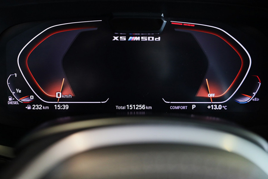 BMW X5 M50d M Line / 7 Persoons / Massage / HK / Head Up / Acc / Lane Assist / Leder / Luchtvering / Open Pano / Trekhaak / 22 Inc