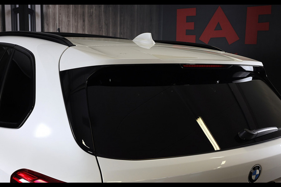 BMW X5 M50d M Line / 7 Persoons / Massage / HK / Head Up / Acc / Lane Assist / Leder / Luchtvering / Open Pano / Trekhaak / 22 Inc