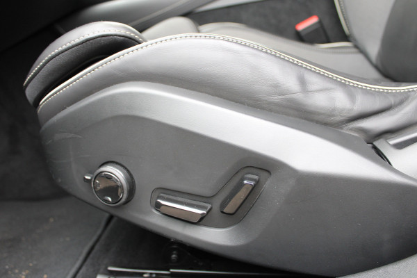 Volvo V60 2.0 T6 Plug-in hybrid AWD Plus Dark SOH 96% | Leder | Pilot Assist | Winter Pack