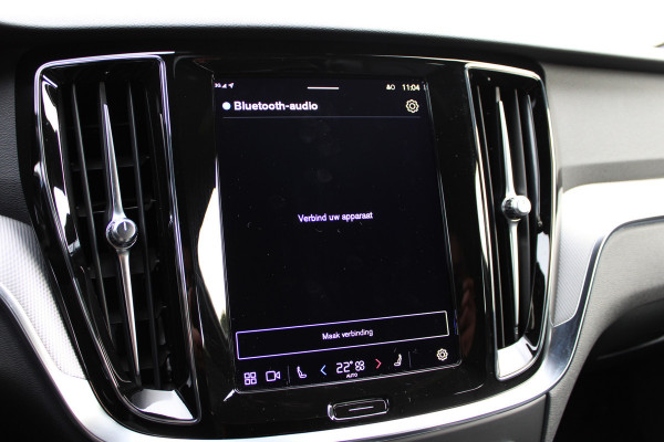 Volvo V60 2.0 T6 Plug-in hybrid AWD Plus Dark SOH 96% | Leder | Pilot Assist | Winter Pack