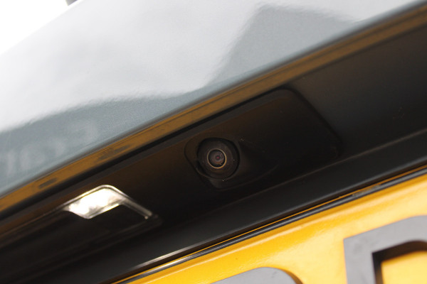 Volvo V60 2.0 T6 Plug-in hybrid AWD Plus Dark SOH 96% | Leder | Pilot Assist | Winter Pack