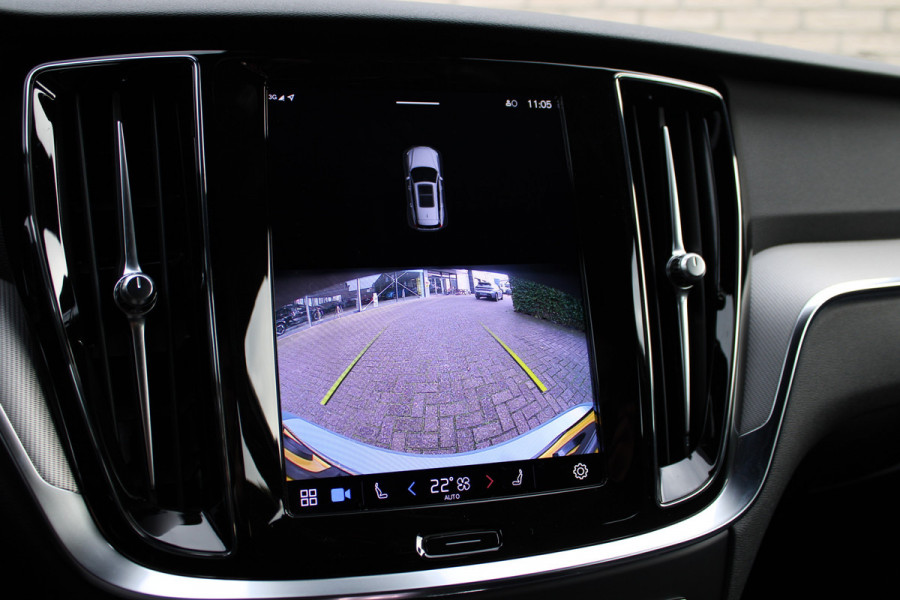 Volvo V60 2.0 T6 Plug-in hybrid AWD Plus Dark SOH 96% | Leder | Pilot Assist | Winter Pack