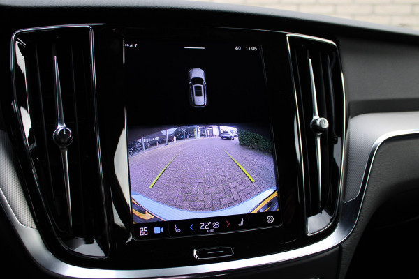 Volvo V60 2.0 T6 Plug-in hybrid AWD Plus Dark SOH 96% | Leder | Pilot Assist | Winter Pack