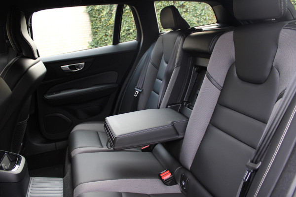 Volvo V60 2.0 T6 Plug-in hybrid AWD Plus Dark SOH 96% | Leder | Pilot Assist | Winter Pack