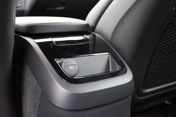 Volvo V60 2.0 T6 Plug-in hybrid AWD Plus Dark SOH 96% | Leder | Pilot Assist | Winter Pack