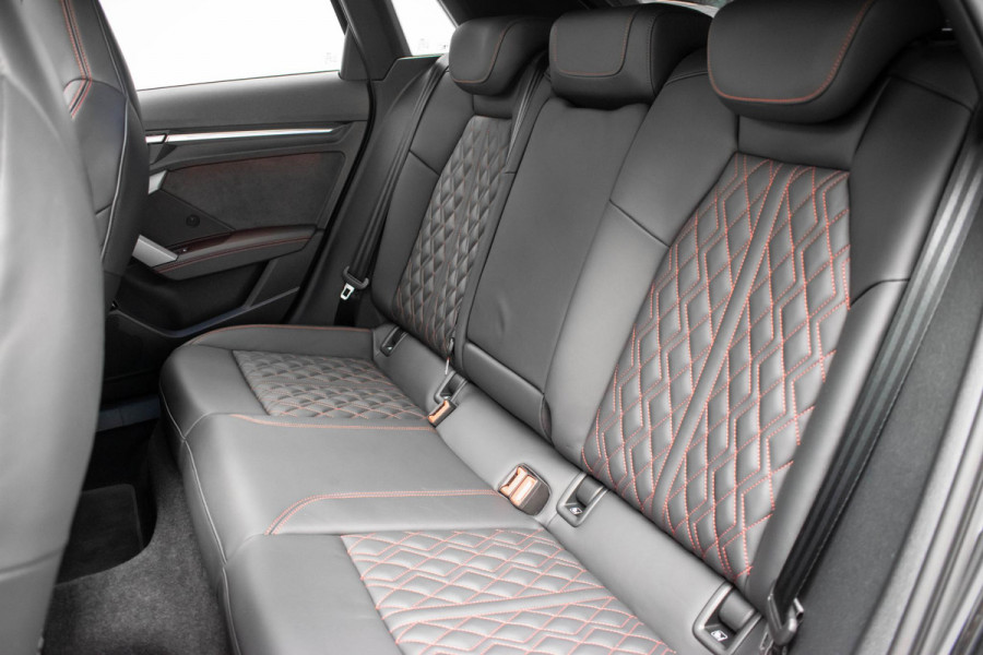 Audi A3 Sportback 35 TFSI S edition |3xS-line|Pano|Carbon|HUD|Sonos|Memory|RS Stoelen