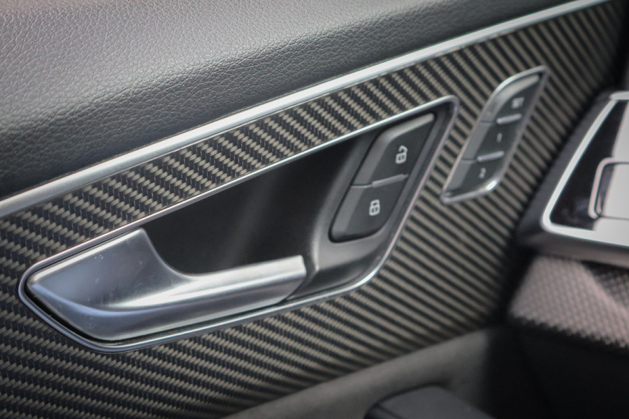 Audi RSQ8 4.0 TFSI RS Q8 quattro | CARBON IN & EXTERIEUR | ADAPTIVE CRUISE | TREKHAAK | MASSAGE | STOELVEWARMING & VERKOELING | CAMERA | H