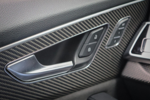 Audi RSQ8 4.0 TFSI RS Q8 quattro | CARBON IN & EXTERIEUR | ADAPTIVE CRUISE | TREKHAAK | MASSAGE | STOELVEWARMING & VERKOELING | CAMERA | H