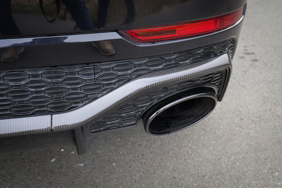 Audi RSQ8 4.0 TFSI RS Q8 quattro | CARBON IN & EXTERIEUR | ADAPTIVE CRUISE | TREKHAAK | MASSAGE | STOELVEWARMING & VERKOELING | CAMERA | H