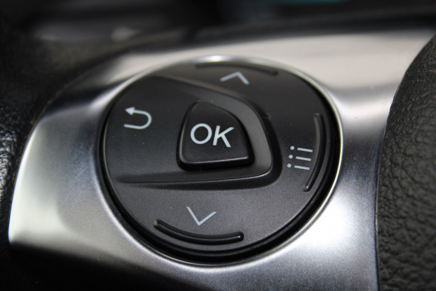 Ford Transit Connect 1.5-120pk EcoBlue L2 Trend / 8traps-AUTOMAAT ! Erg nette Ford Transit Connect, laadruimte v.v. van een praktisch inbouw. Autm. airco dual, 3-zits, metallic lak, pdc v+a, Apple carplay, schuifdeur li+re, navigatie, cruise cntrl, stoelverwarming, camera etc.