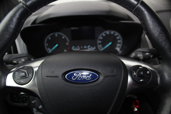 Ford Transit Connect 1.5-120pk EcoBlue L2 Trend / 8traps-AUTOMAAT ! Erg nette Ford Transit Connect, laadruimte v.v. van een praktisch inbouw. Autm. airco dual, 3-zits, metallic lak, pdc v+a, Apple carplay, schuifdeur li+re, navigatie, cruise cntrl, stoelverwarming, camera etc.