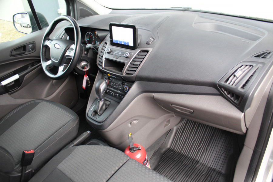 Ford Transit Connect 1.5-120pk EcoBlue L2 Trend / 8traps-AUTOMAAT ! Erg nette Ford Transit Connect, laadruimte v.v. van een praktisch inbouw. Autm. airco dual, 3-zits, metallic lak, pdc v+a, Apple carplay, schuifdeur li+re, navigatie, cruise cntrl, stoelverwarming, camera etc.