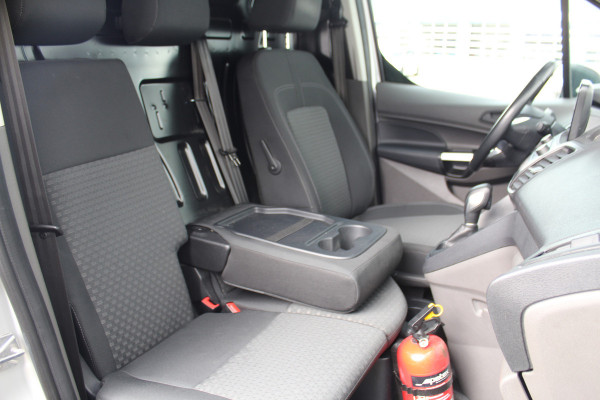 Ford Transit Connect 1.5-120pk EcoBlue L2 Trend / 8traps-AUTOMAAT ! Erg nette Ford Transit Connect, laadruimte v.v. van een praktisch inbouw. Autm. airco dual, 3-zits, metallic lak, pdc v+a, Apple carplay, schuifdeur li+re, navigatie, cruise cntrl, stoelverwarming, camera etc.