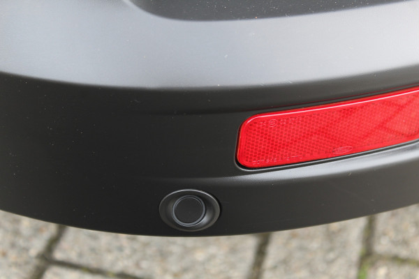 Ford Transit Connect 1.5-120pk EcoBlue L2 Trend / 8traps-AUTOMAAT ! Erg nette Ford Transit Connect, laadruimte v.v. van een praktisch inbouw. Autm. airco dual, 3-zits, metallic lak, pdc v+a, Apple carplay, schuifdeur li+re, navigatie, cruise cntrl, stoelverwarming, camera etc.