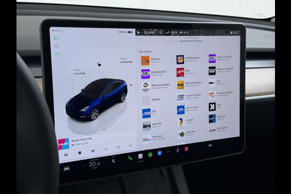 Tesla Model Y 300pk Trekhaak SOH 92% Warmtepomp LFP-Accu Leer Lmv Camera's Panoramadak Adap.Cruise Navi Ecc RWD Autopilot Stoel+Stuur+Achterbank Verwarming Elek.Achterklep Dodehoek detector Draadloze telefoonlader 1e Eigenaar 1.600KG Trekgewicht Fabrieksgarantie op Motor en Accu tot 22-04-2032/160.000km