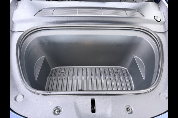 Tesla Model Y 300pk Trekhaak SOH 92% Warmtepomp LFP-Accu Leer Lmv Camera's Panoramadak Adap.Cruise Navi Ecc RWD Autopilot Stoel+Stuur+Achterbank Verwarming Elek.Achterklep Dodehoek detector Draadloze telefoonlader 1e Eigenaar 1.600KG Trekgewicht Fabrieksgarantie op Motor en Accu tot 22-04-2032/160.000km